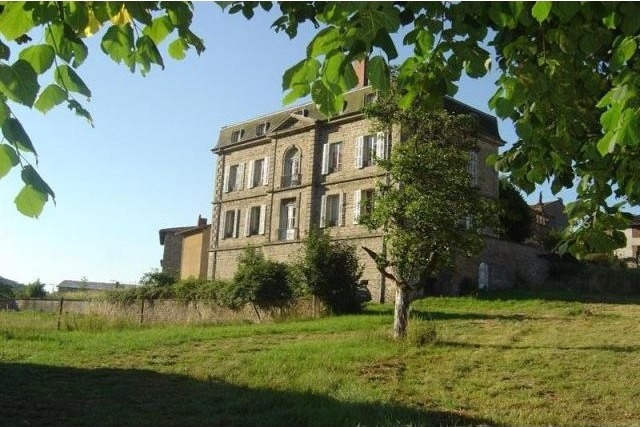 8 bedroom House For Sale: 42130 BOËN