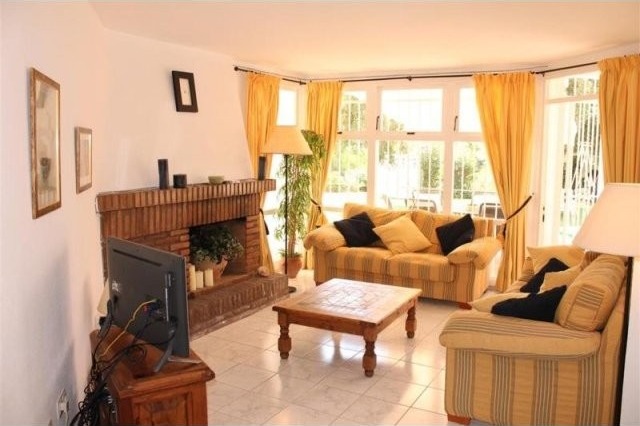 Apartment - Located on the lower.. - 2