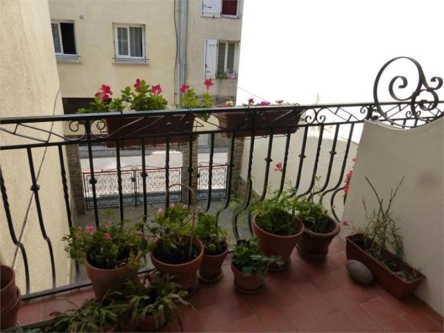 2 Bed Apartment With Garden & Secure..