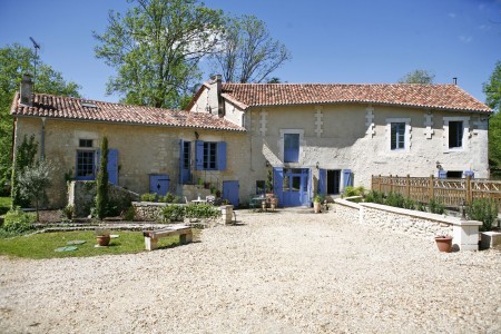 Fully renovated watermill in idyllic..