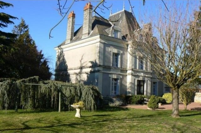 4 bedroom House For Sale: 86420 30 MIN..