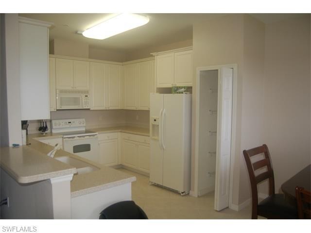 2 bedroom Condominium For Sale: Alva.. - 2