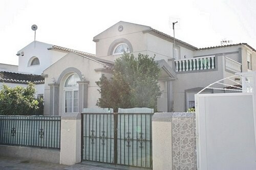 SEMI DETACHED VILLA WITH PRIVATE GARDEN