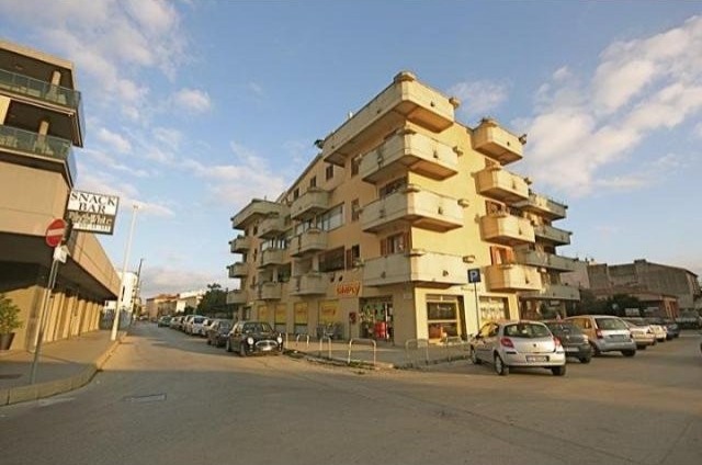 3 Bedrooms - Apartment - For Sale - 2