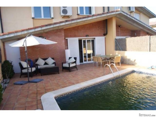 4 Bedrooms - House - Girona - For Sale