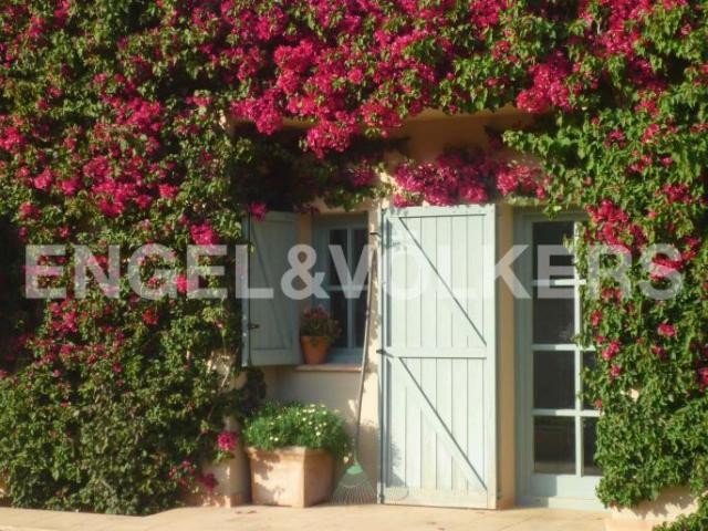 Style provenzal. Coast Barcelona... - 2