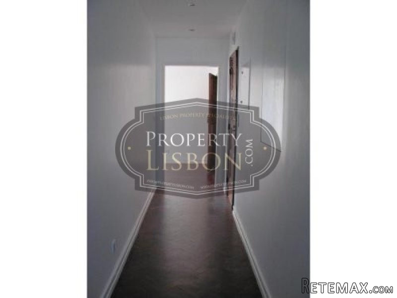 T3 Lisbon Apartment for Sale, Alvalade - 2