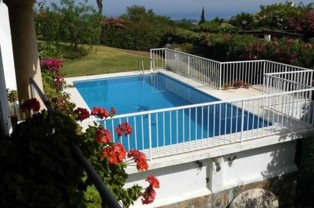 2 bedroom semi-detached villa for sale