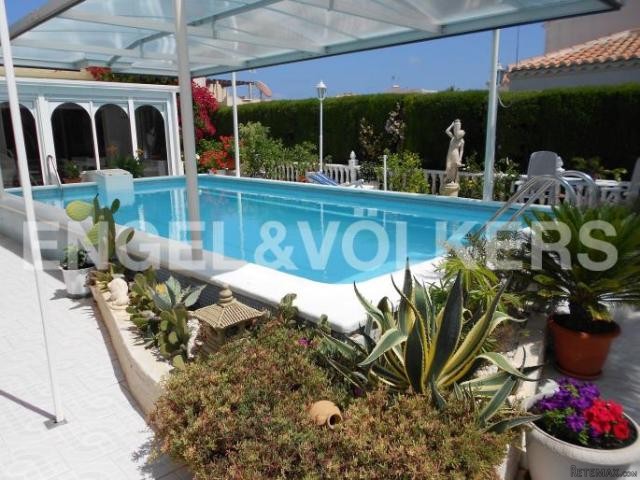 MAGNIFICENT VILLA IN TORRETA..