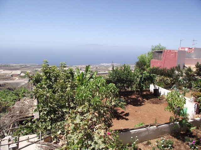 4 Bedroom house + 1 bedroom apartment..