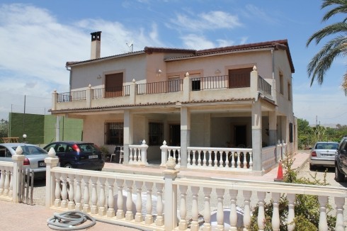 Beautiful spacious typical Spanish.. - 2
