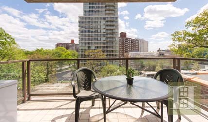 3 bedroom Apartment For Sale: 628 WEST..