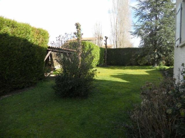 4 bedroom House For Sale: 79000 NIORT - 2