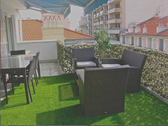 Duplex with terraces in the Carre d'Or..