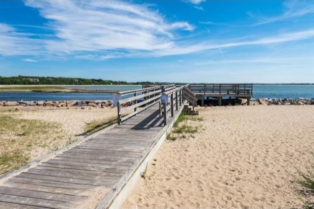 4 bedroom Property For Sale: Crystal.. - 2