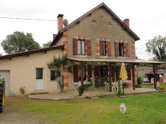 Spacious Property Set On 1.2 Acre Of..