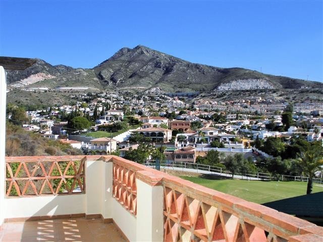 2 Bed Apartment for sale in Benalmadena - 2