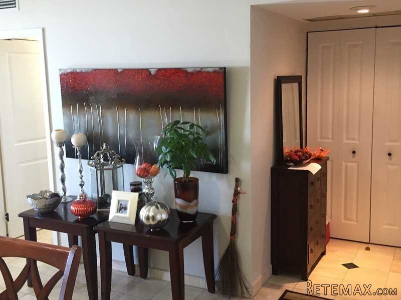 2 bedroom Flat For Sale: 2333 BRICKELL.. - 2