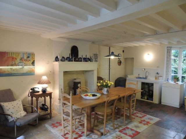 Set In A Pretty Sought After Village.. - 2
