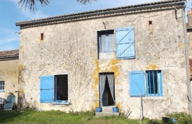 Beautiful House with 1.5 Hectare Plot