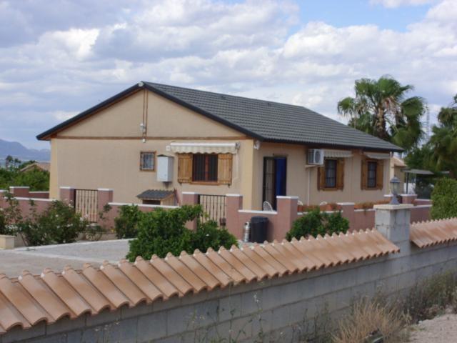 lovely 3 bed country house - 2