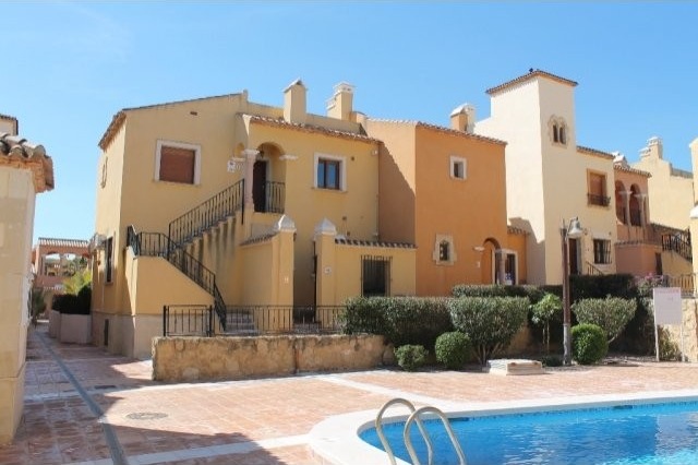 LOVELY GROUND FLOOR APARTMENT
