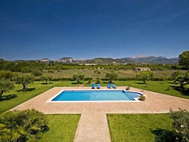 Spacious and very well kept country..