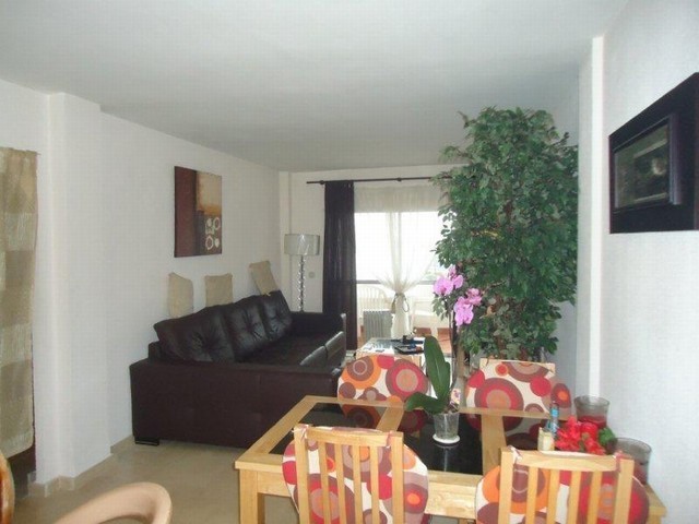2 Bed Apartment for sale in Calahonda - 2
