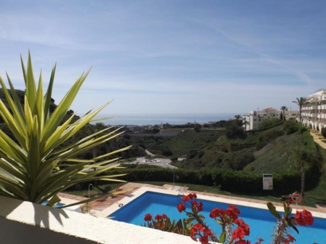 2 Bed Apartment for sale in Calahonda - 2