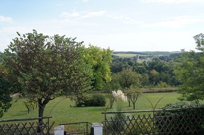 Renovated country property with garden - 2
