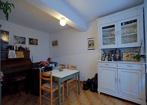 House Downtown, In Good Condition - 2