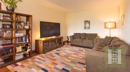 2 bedroom Apartment For Sale: 3777..