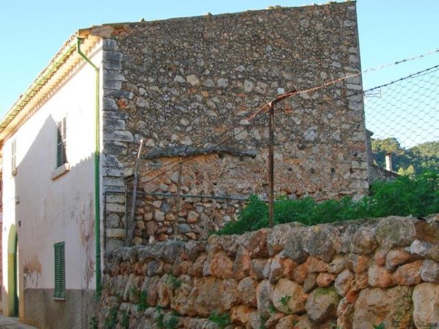 Country house at the edge of the..