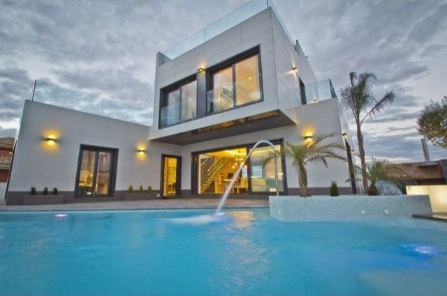 4 Bedrooms - Property - Alicante - For..