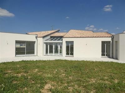 3 Bedrooms - Villa - Poitou-Charentes -.. - 2