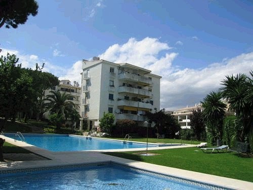 3 Bed Apartment for sale in Calahonda - 2