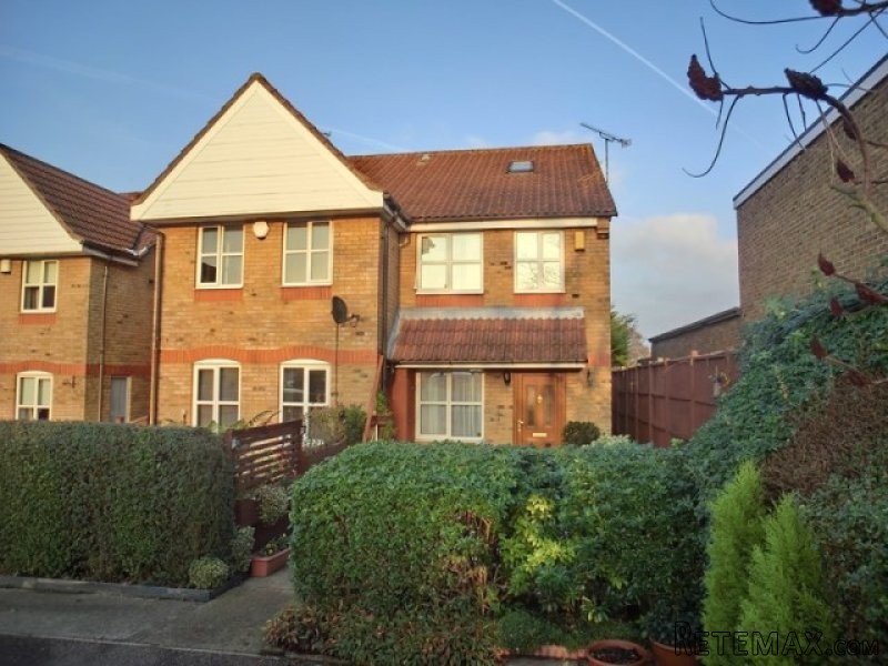 - Kent - For Sale