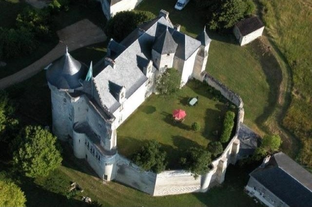 Castle For Sale: 86000 EN VIENNE - 2
