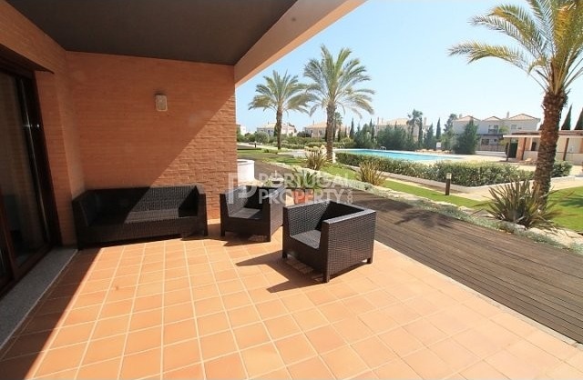 Ground floor bright apartment Monte..