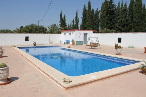 Typical Spanish finca on large plot of.. - 2