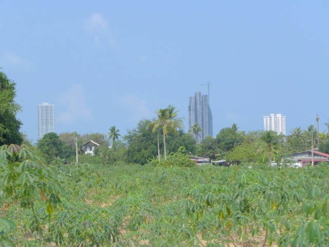 Building plot in Baan Amphur Huai Yai