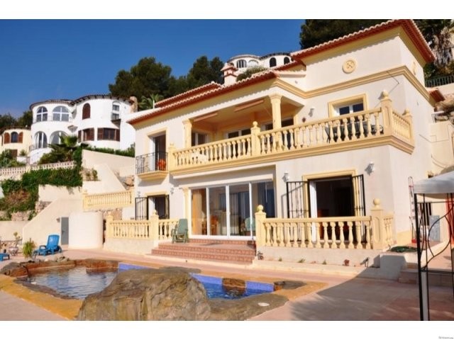 5 Bedrooms - Villa - Alicante - For Sale