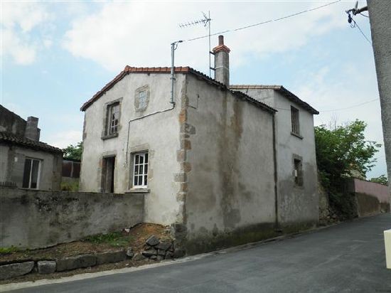 3 Bedroom House to Refresh Throughout