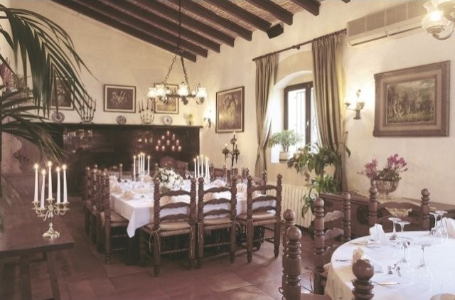 Beautiful Interior Hotel On A Farmhouse.. - 2