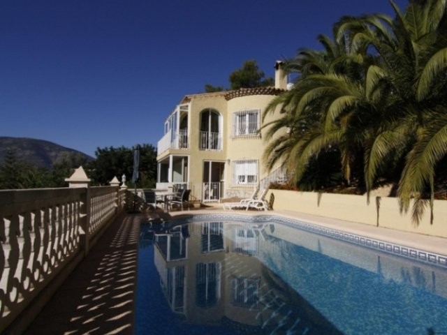 3 Bedrooms - Villa - Alicante - For Sale