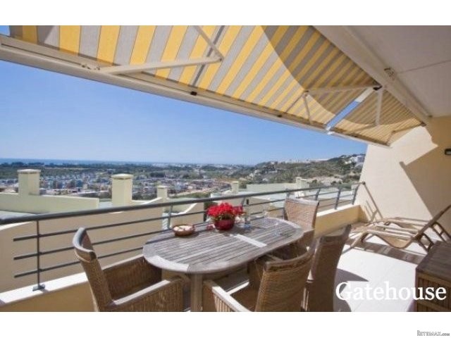 2 Bed Apartment In Albufeira Algarve..