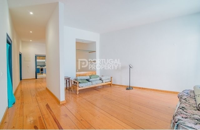 Gorgeous 2 Bedroom Apartment in Mouraria - 2