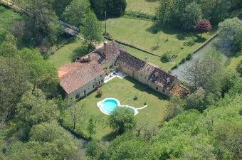 Situated Only 3kms From Beaumont Du..