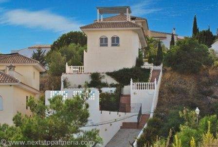 REDUCED IN PRICE - 3 bedroom detached..