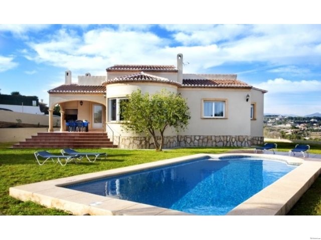 2 Bedrooms - Villa - Alicante - For Sale